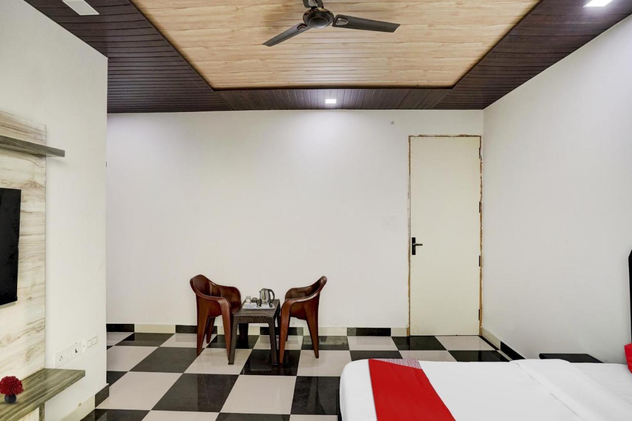 Collection O Love Garden Hotel Ghaziabad Exterior photo